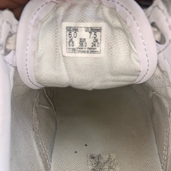 Women’s 7 White Old Skool Vans - Picture 5 of 5